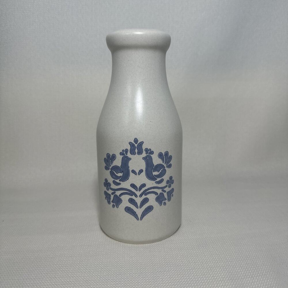 VTG Pfaltzgraff Yorktowne Stoneware Milk Bottle Shaped Juice Pitcher/Vase USA